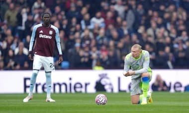 Man City gục ngã trước Aston Villa